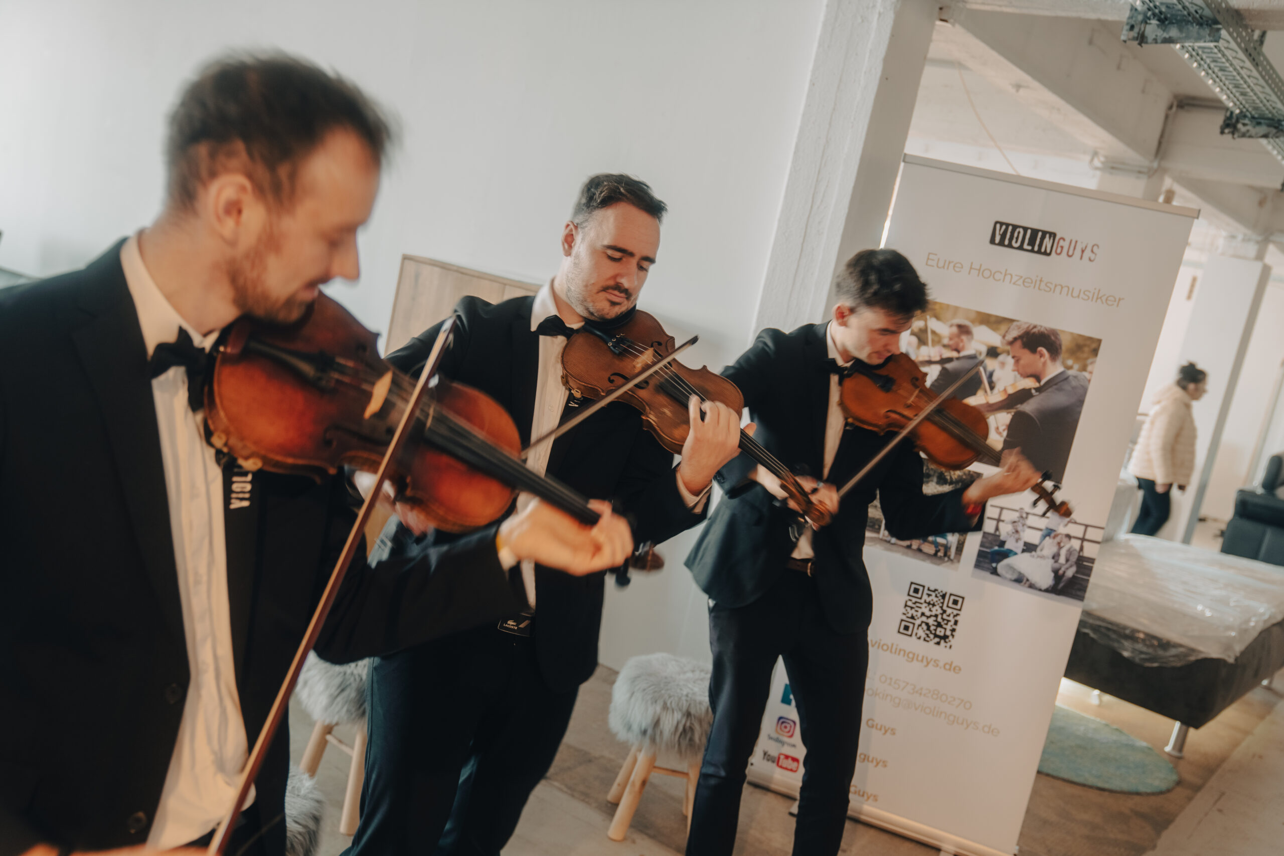 Streichmusiker auf der Hochzeitsmesse